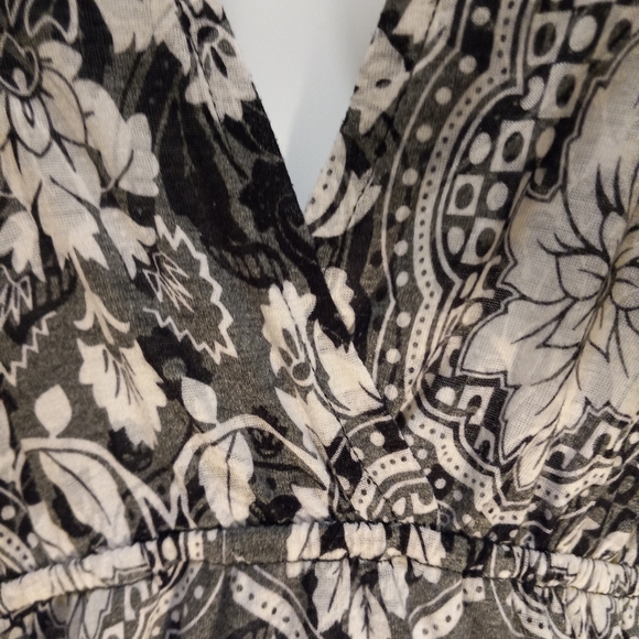 New Black and White Women’s Dress Size Large - Picture 4 of 7